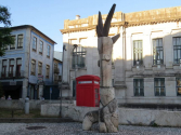  Elemento Escultórico a Árvore
