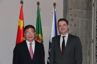 “É importante reforçar as relações económicas e culturais com a China”