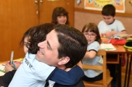 A Educação como pilar central da Sociedade
 - imagem #4