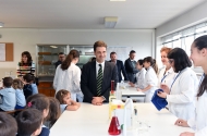 A Educação como pilar central da Sociedade
 - imagem #17
