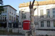  Elemento Escultórico a Árvore