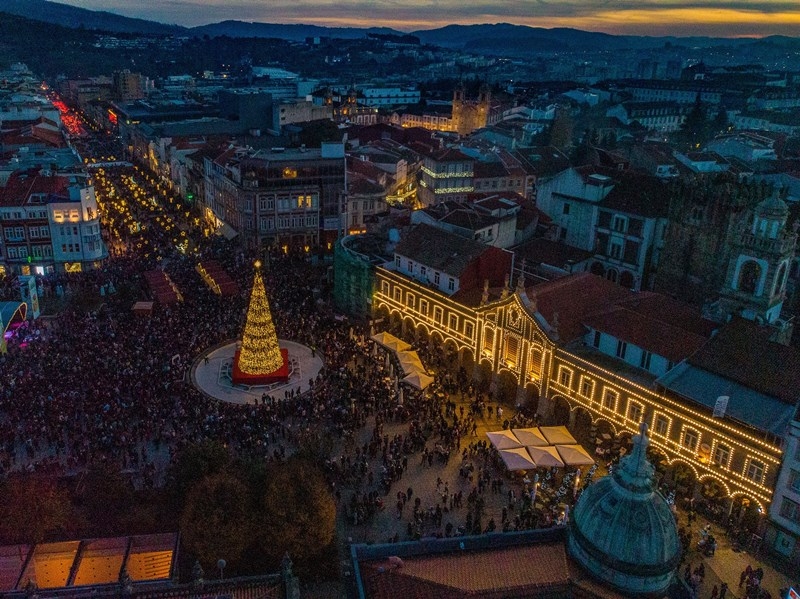 Iluminação de Natal em Braga acende-se dia 30 de Novembro