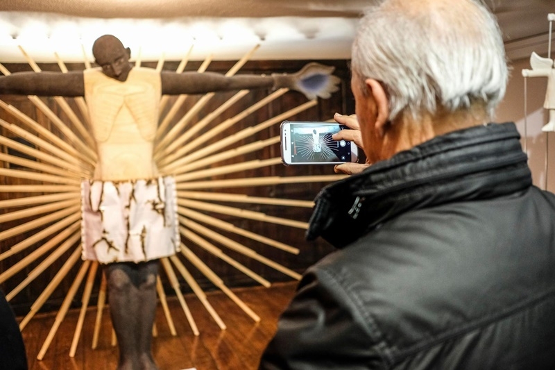 Exposição 'Paixão' na Casa dos Crivos