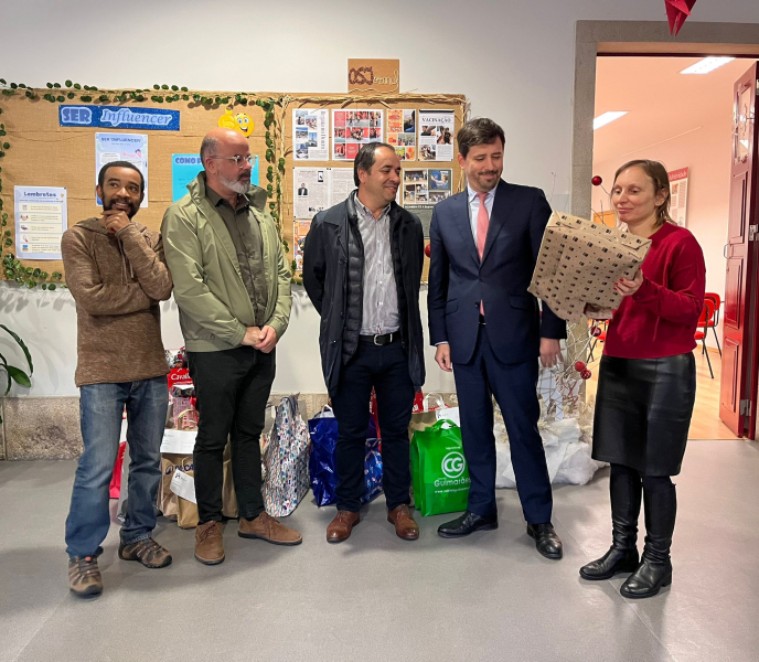 Projeto "Padrinhos de Coração" leva magia de Natal às crianças de Braga