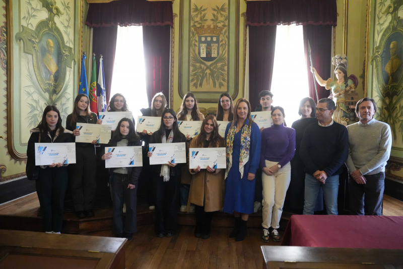 Câmara de Braga entrega bolsas de mérito a 15 estudantes do Concelho