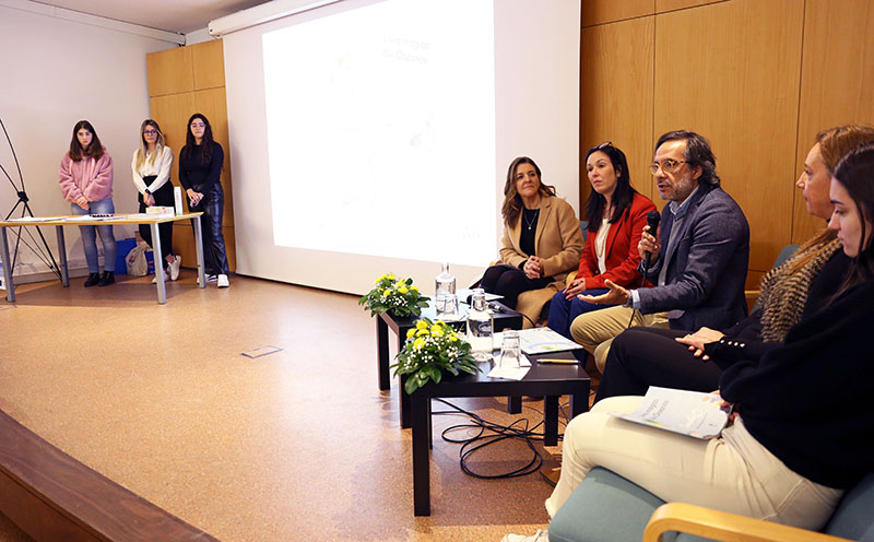 “Livro Mágico dos Oceanos” sensibiliza comunidade escolar de Braga para preservação ambiental