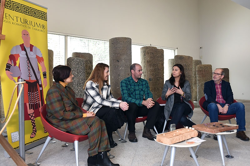 Projecto dos Jogos Romanos de Tabuleiro alargado às famílias