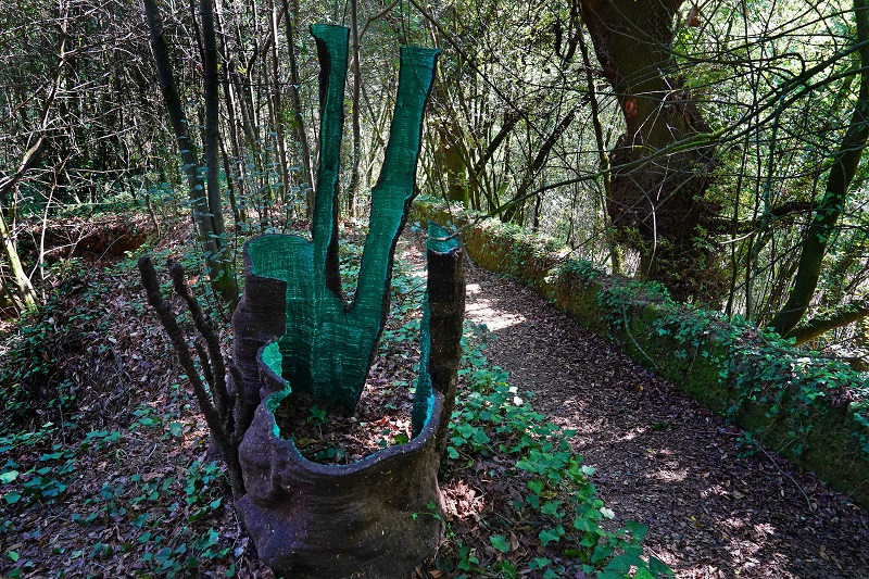 Escultura “Constructo Natural” lembra os monges do Mosteiro de Tibães