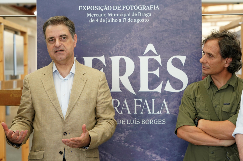 Ricardo Rio inaugura exposição “Gerês: A Terra Fala” no Mercado Municipal