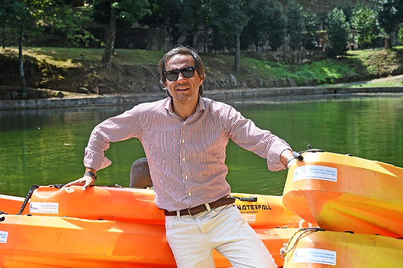 Município disponibiliza passeios de canoa no Parque da Ponte