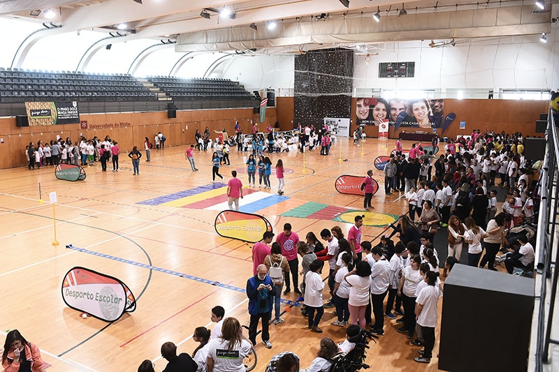 Mini-olimpíadas juntam cerca de 230 alunos com Necessidade Educativas Especiais