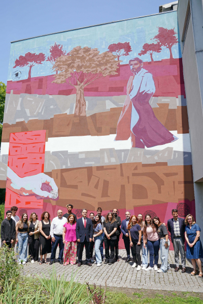 Mais de 300 alunos participaram na criação do mural artístico “Origens” 
