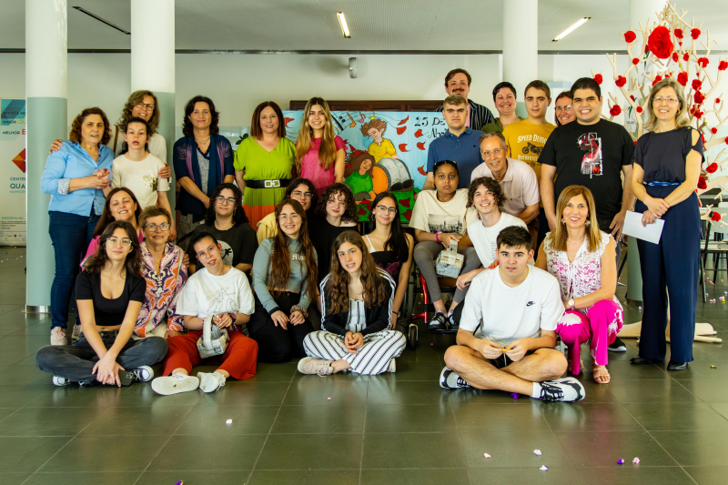 Projeto Capacit'Arte envolveu 135 alunos que exploraram a arte para potenciar a inclusão social