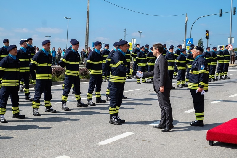 Braga contrata para Escolas e Bombeiros