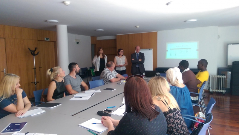 Município de Braga promove alfabetização para imigrantes