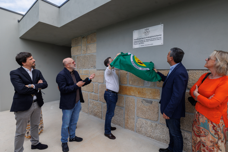 Ricardo Rio inaugurou requalificação do polidesportivo de Esporões 