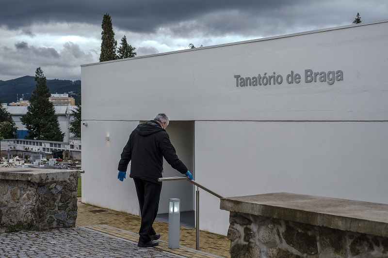 Tanatório de Braga cumpre todas as normas de emissões de efluentes gasosos